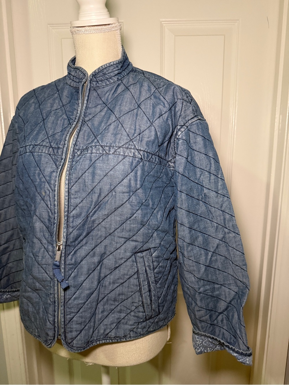 GAP Quilted Bomber Denim Jacket Blue Chambray Boho Western Paisley XS - Picture 5 of 8